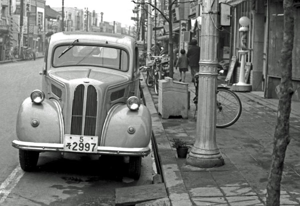 (07-1a)(047-01) 1953-59 Ford Popular 103E2de Saloon.jpg